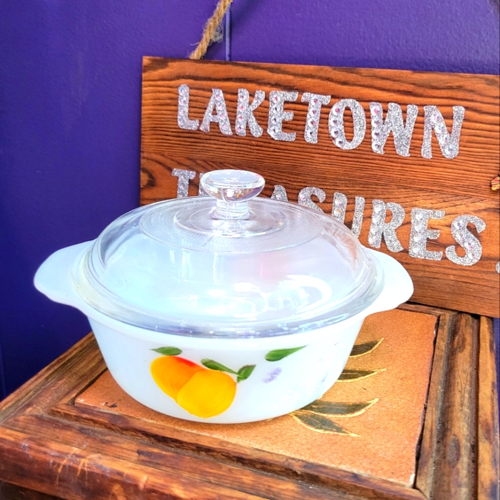 Rare Vintage Anchor Hocking Fire King 1pint baking dish/lid excellent